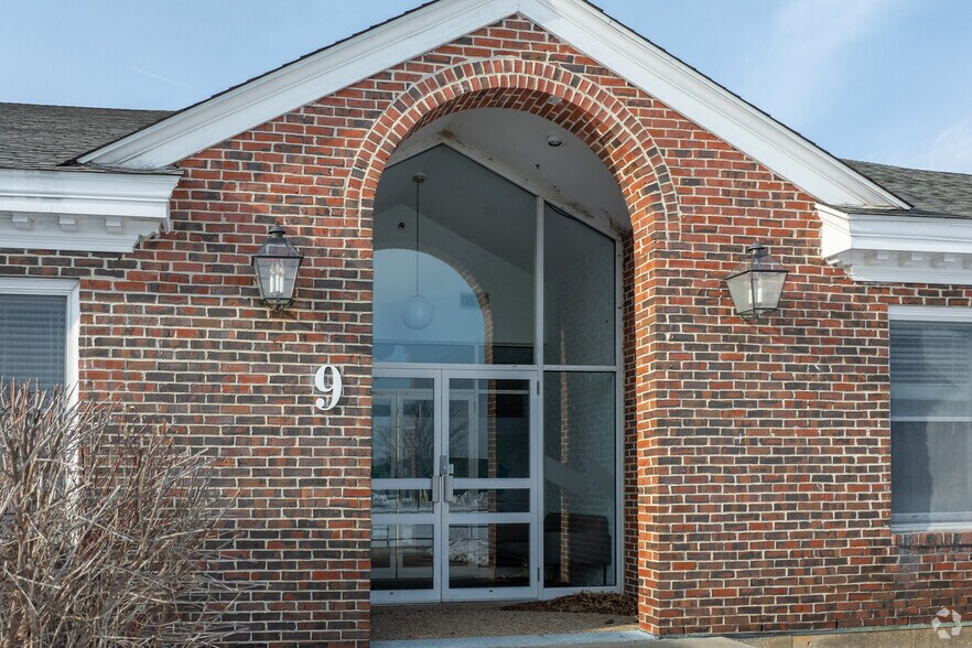 More Photos Of 9 Opportunity Way, Newburyport Research And Development For Lease