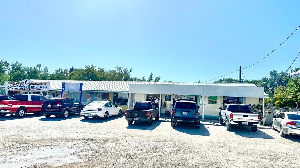 Primary Photo Of 30200 Overseas Hwy, Big Pine Key Storefront Retail Residential For Sale