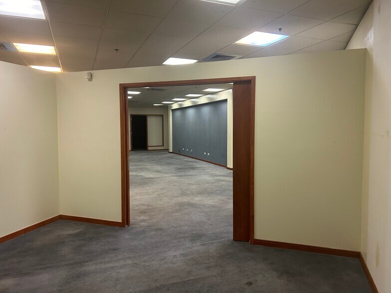 More Photos Of 410 Atkinson Dr, Honolulu Hotel For Lease