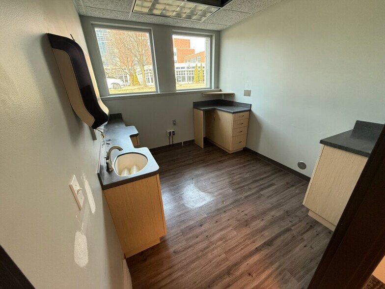 More Photos Of 601 Michigan Ave, Holland Office For Sale