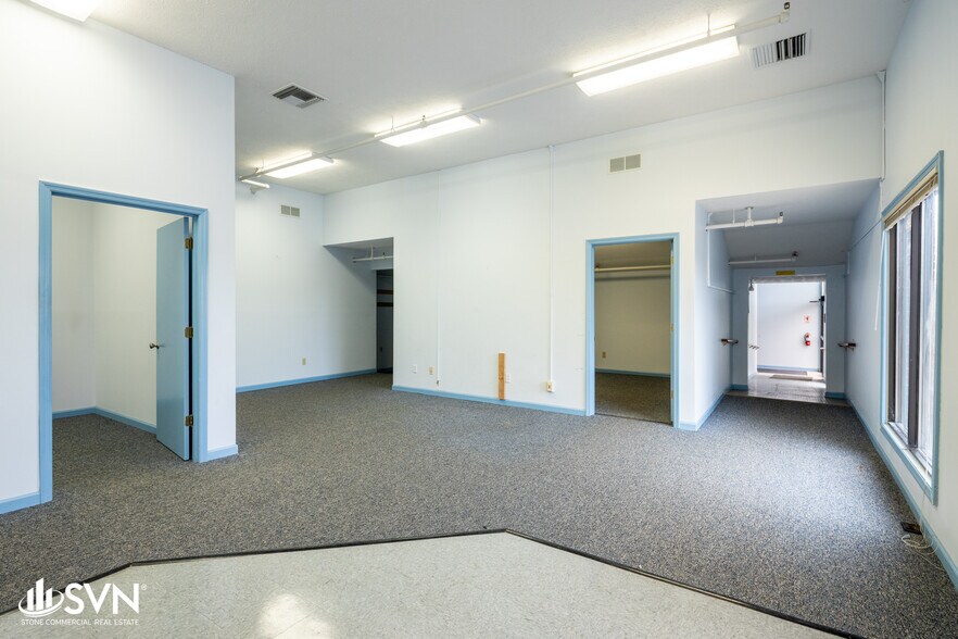 More Photos Of 1047 US Highway 127 S, Frankfort Medical For Lease