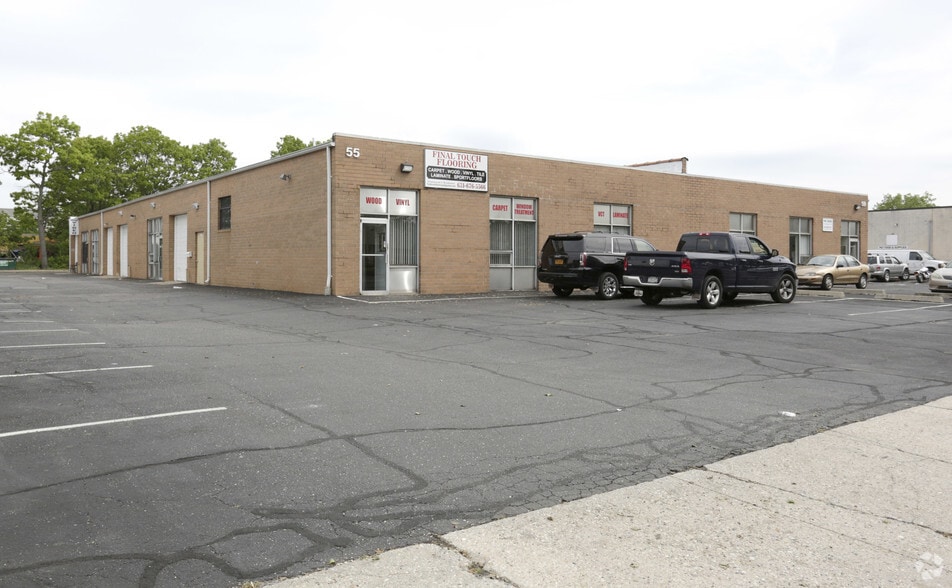 More Photos Of 55-59 Remington Blvd, Ronkonkoma Warehouse For Lease
