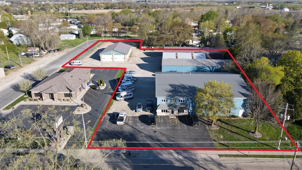 Primary Photo Of N4125 County Rd E, Kaukauna General Retail For Lease
