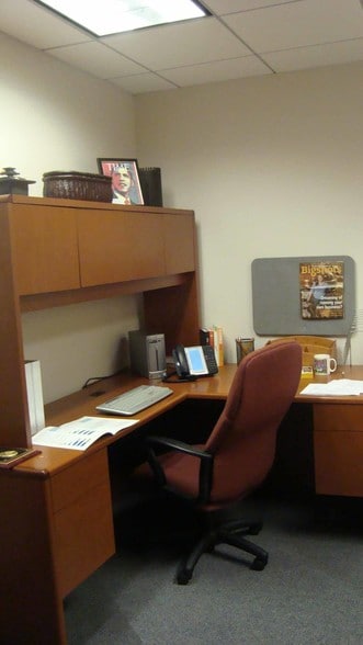 More Photos Of 10 W Eager St, Baltimore Office For Lease