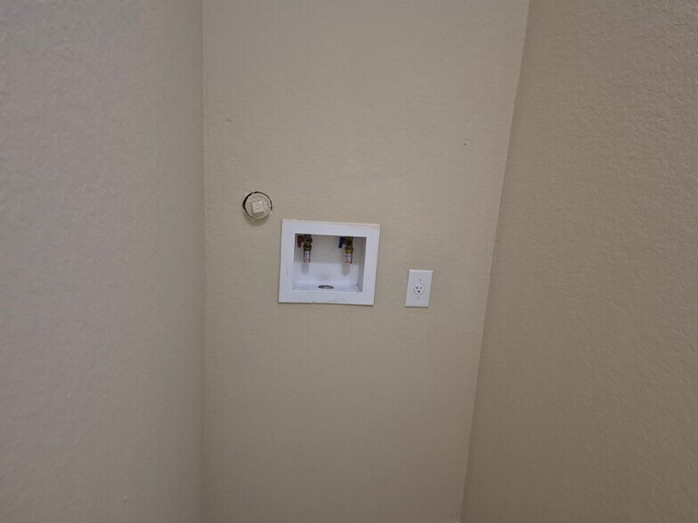 More Photos Of 8710 Vista de Nubes, Converse Apartments For Sale