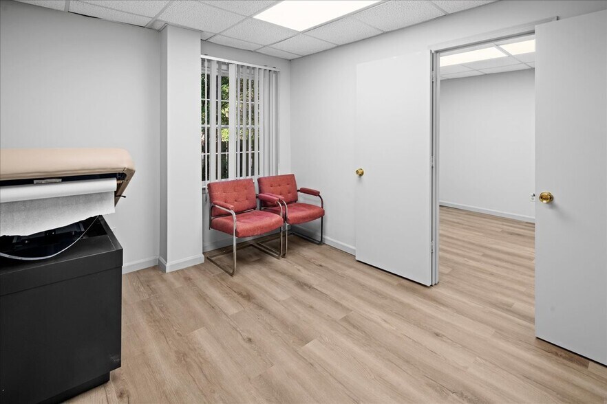 More Photos Of 5 Mountain Blvd, Warren Office For Lease