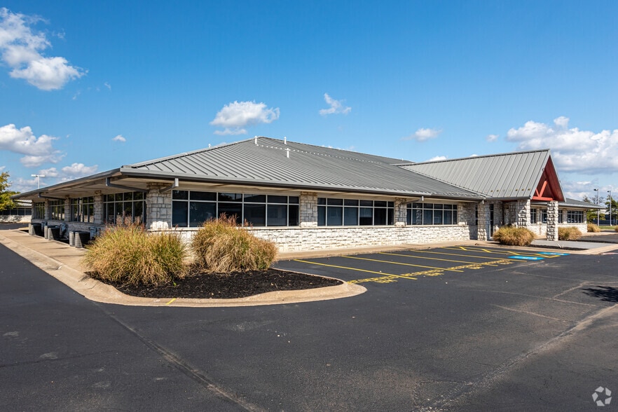 More Photos Of 2501 Technology Dr, Bentonville Unknown For Lease