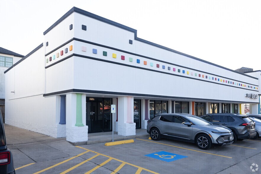 Primary Photo Of 5711-5713 Bissonnet St, Houston Unknown For Lease