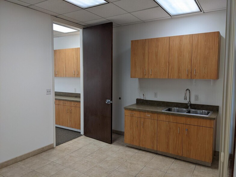 More Photos Of 501 Shatto Pl, Los Angeles Office For Lease