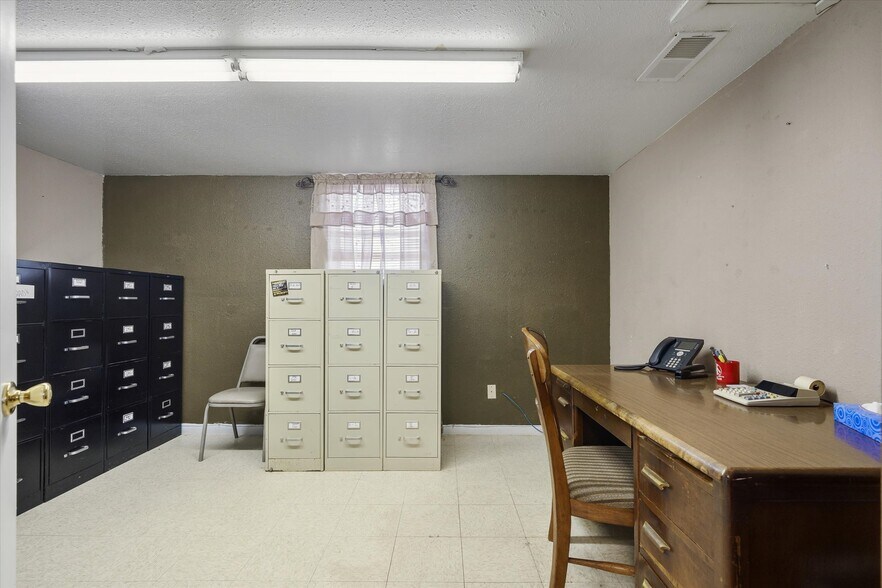 More Photos Of 7439 FM 314, Ben Wheeler Industrial For Sale