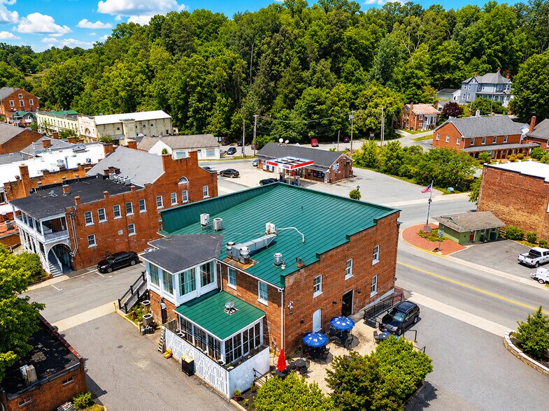 More Photos Of 280 Valley St, Scottsville Restaurant For Sale