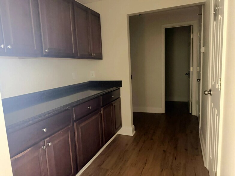 More Photos Of 9250-9254 Mosby St, Manassas Office For Sale
