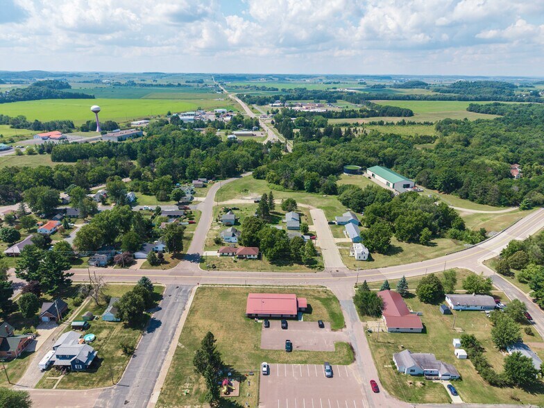 More Photos Of 708 W Washington St, Augusta Medical For Sale