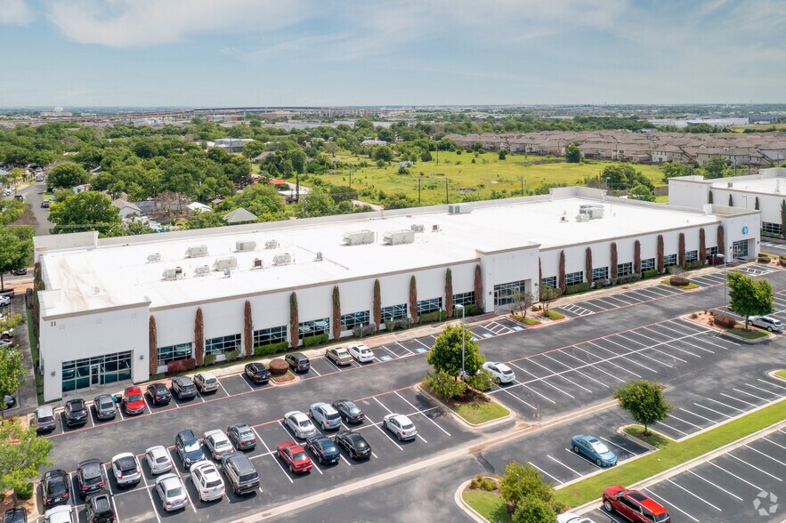 More Photos Of 3800 Quick Hill Rd, Austin Office For Lease