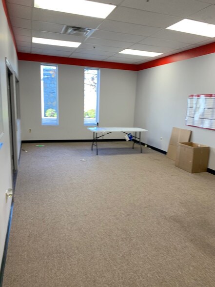 More Photos Of 180 Adams Ave, Hauppauge Flex For Lease