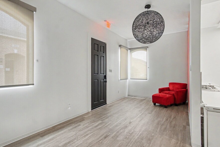 More Photos Of 1810 Snake River Rd, Katy Medical For Sale