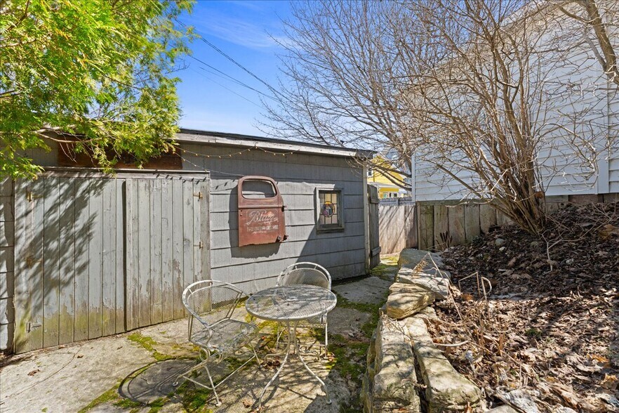 More Photos Of 517 Milwaukee St, Kewaunee General Retail For Sale