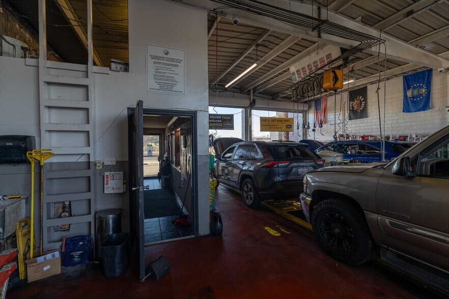More Photos Of 2653 Old 1st St, Livermore Auto Repair For Sale
