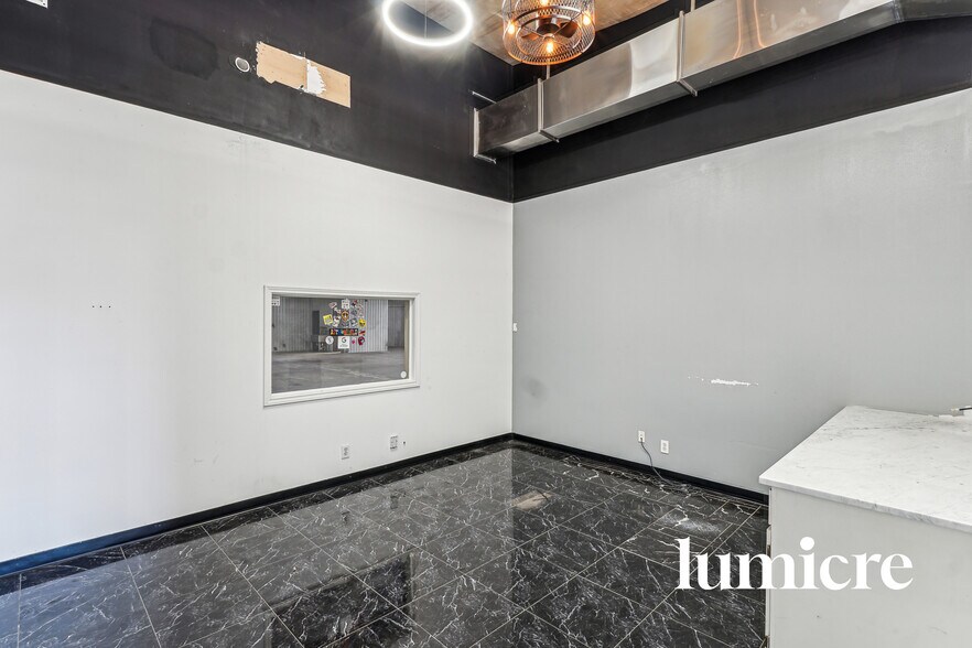 More Photos Of 1219 Shepherd Dr, Houston General Retail For Sale