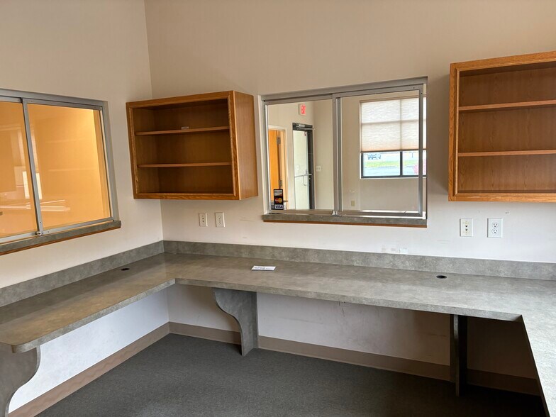 More Photos Of 11-17 Fallon Ave, Seaford Medical For Lease