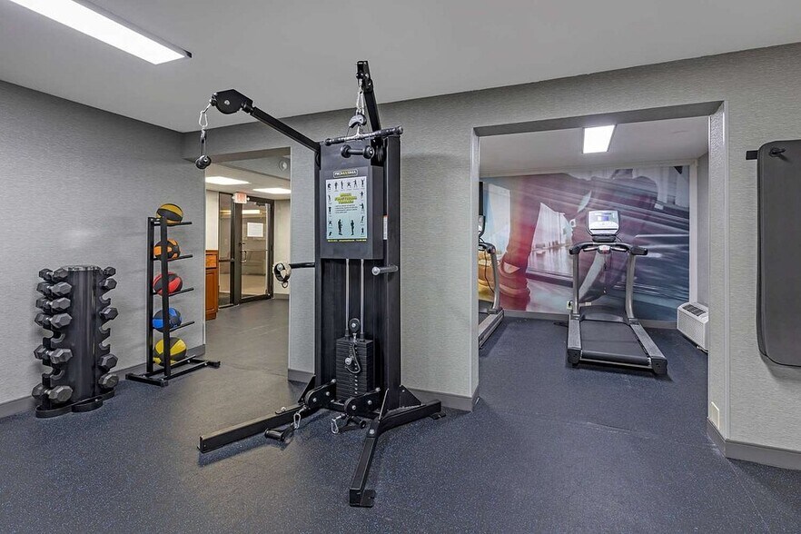 More Photos Of 12220 Dorsett Rd, Maryland Heights Hotel For Sale