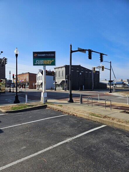 More Photos Of 501 N Main St, Evansville Storefront For Lease