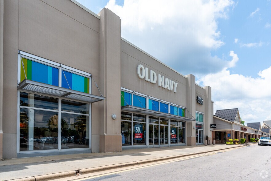 More Photos Of 213-450 Crossroads Blvd, Cary General Retail For Lease