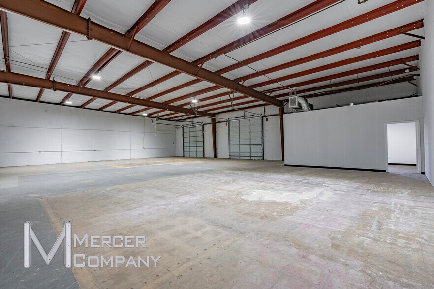 More Photos Of 801 Secretary Dr, Arlington Warehouse For Lease