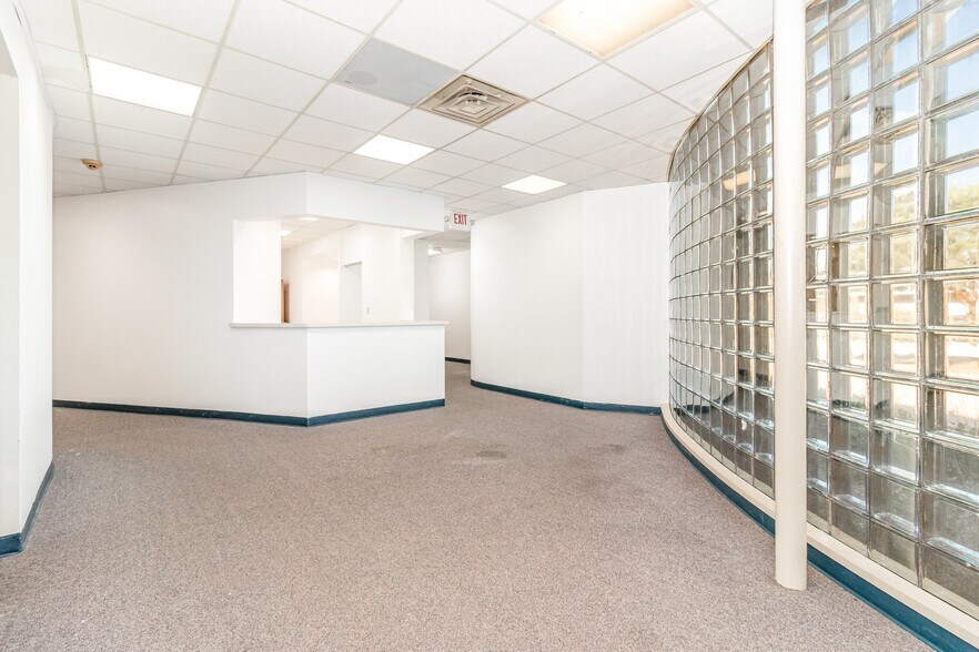 More Photos Of 10190-10198 Springfield Pike, Cincinnati Medical For Sale