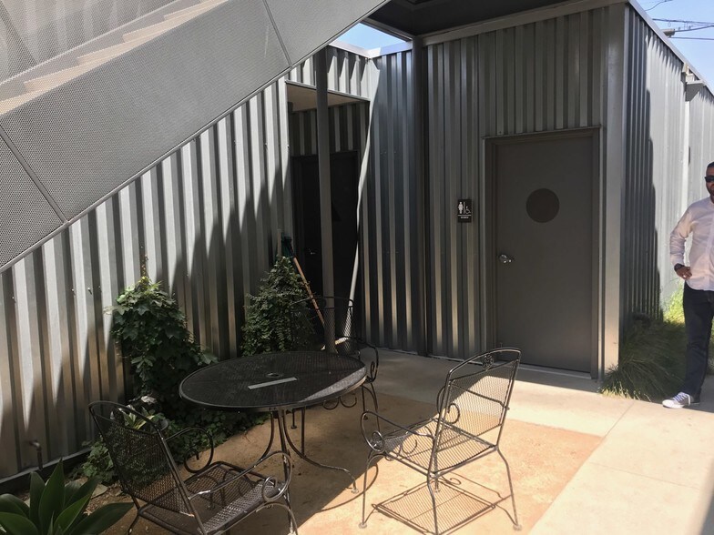 More Photos Of 2029 Blake Ave, Los Angeles Storefront Retail Office For Lease