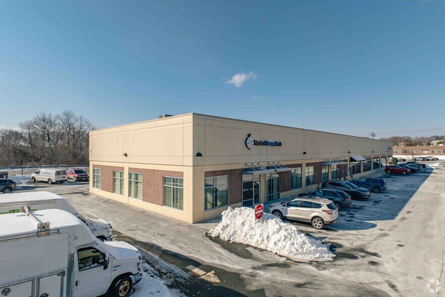 More Photos Of 2 1st Ave, Peabody Medical For Lease