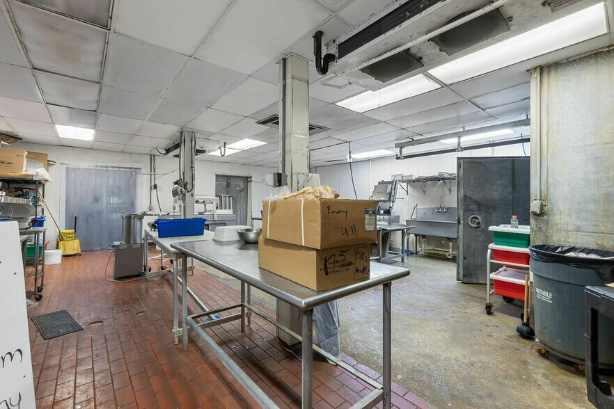 More Photos Of 3006 State Highway FF, Jackson Industrial For Sale