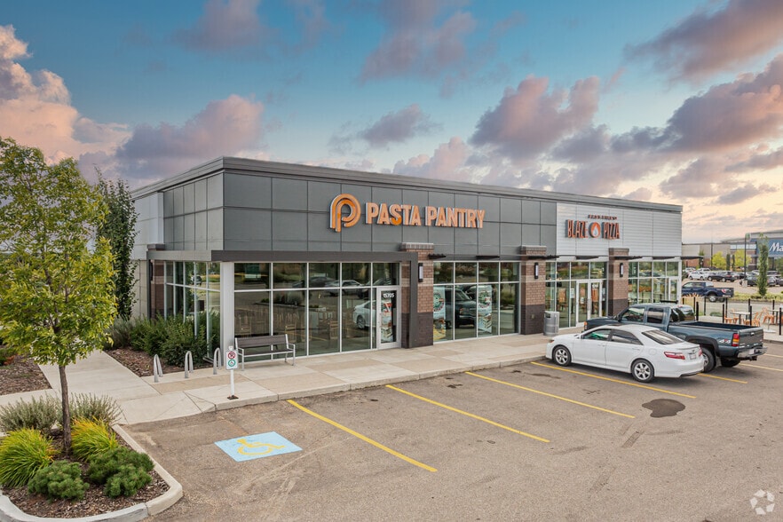 More Photos Of 15705-15709 37th St NW, Edmonton Storefront For Sale