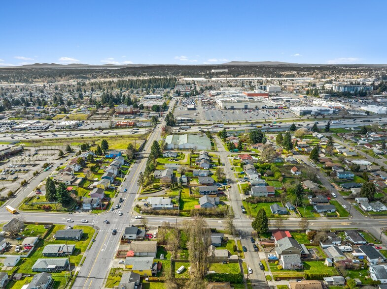 More Photos Of 1767 S 48th St, Tacoma Freestanding For Lease