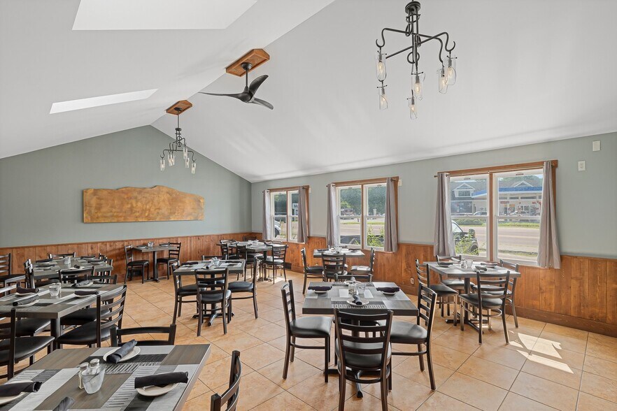 More Photos Of 4807 VT-15, Jeffersonville Specialty For Sale