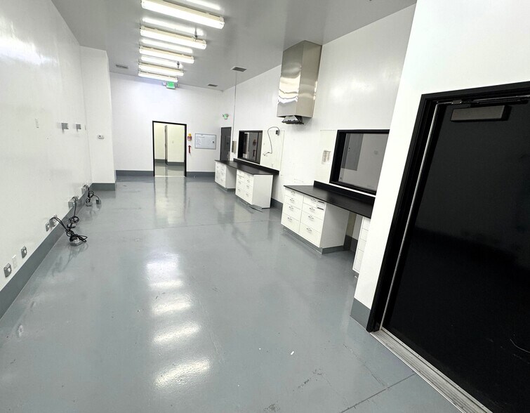 More Photos Of 3585 N Del Sol, Palm Springs Unknown For Lease