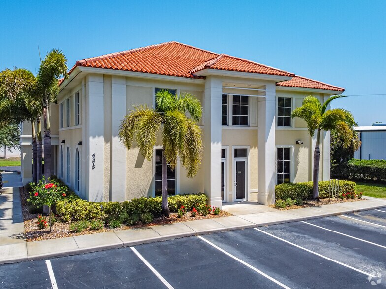 Primary Photo Of 4375 Radio Rd, Naples Office For Lease