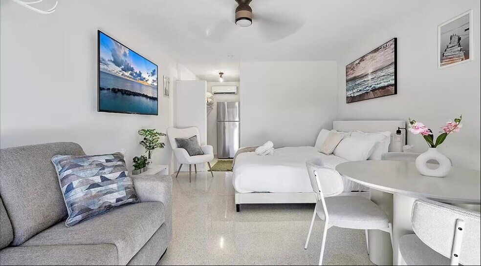 More Photos Of 333 Palm St, Hollywood Apartments For Sale