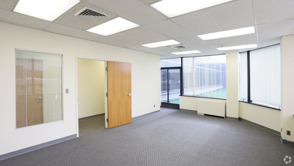 More Photos Of 1979 Marcus Ave, Lake Success Coworking Space