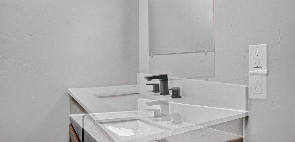 More Photos Of 16510 W Basin St, Odessa Warehouse For Sale