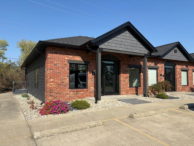 Primary Photo Of 138 Eagle Dr, O'Fallon Office For Lease