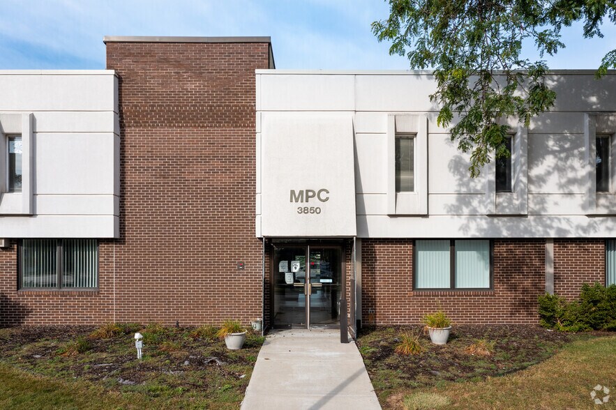 More Photos Of 3850 2nd St, Wayne Coworking Space