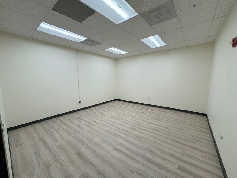 More Photos Of 4446-4450 Park Heights Ave, Baltimore Storefront For Lease