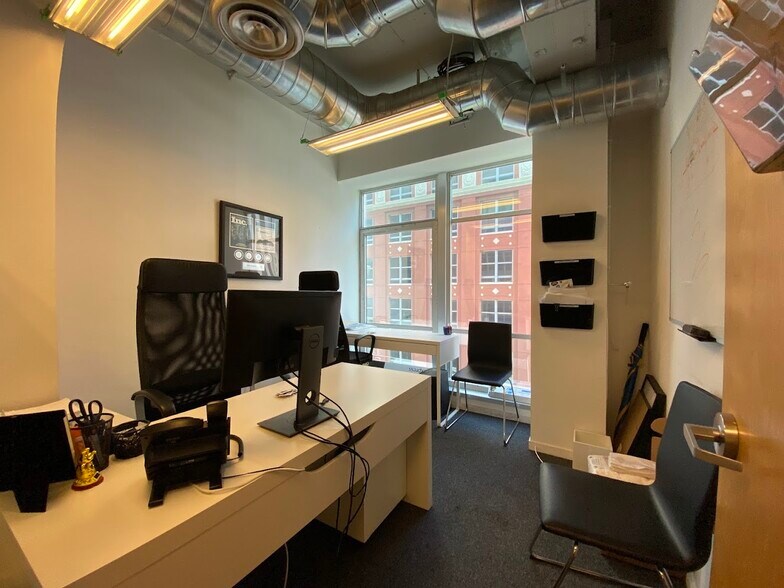 More Photos Of 14 NE 1st Ave, Miami Office For Sale