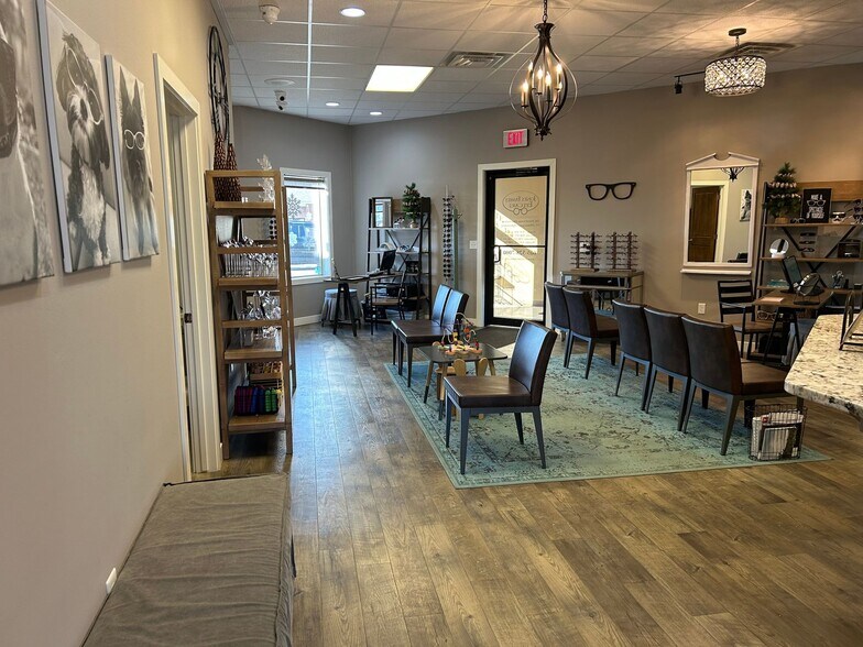 More Photos Of 304 W Highway 38, Hartford Office For Lease