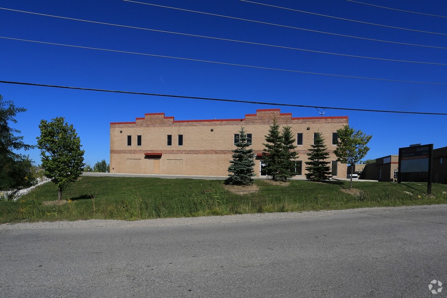 More Photos Of 35 Morrow Rd, Barrie Warehouse For Lease