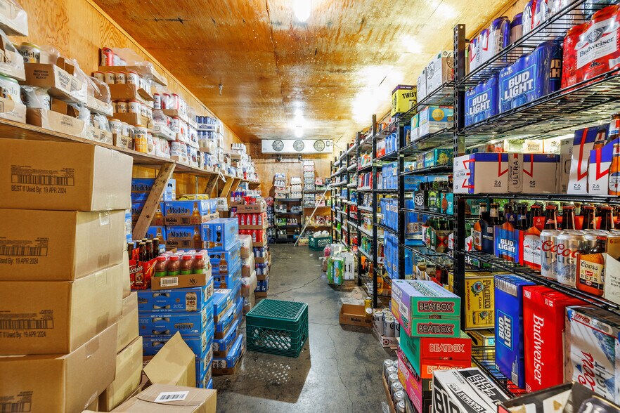 More Photos Of 3401 Middlefield Rd, Menlo Park Convenience Store For Sale