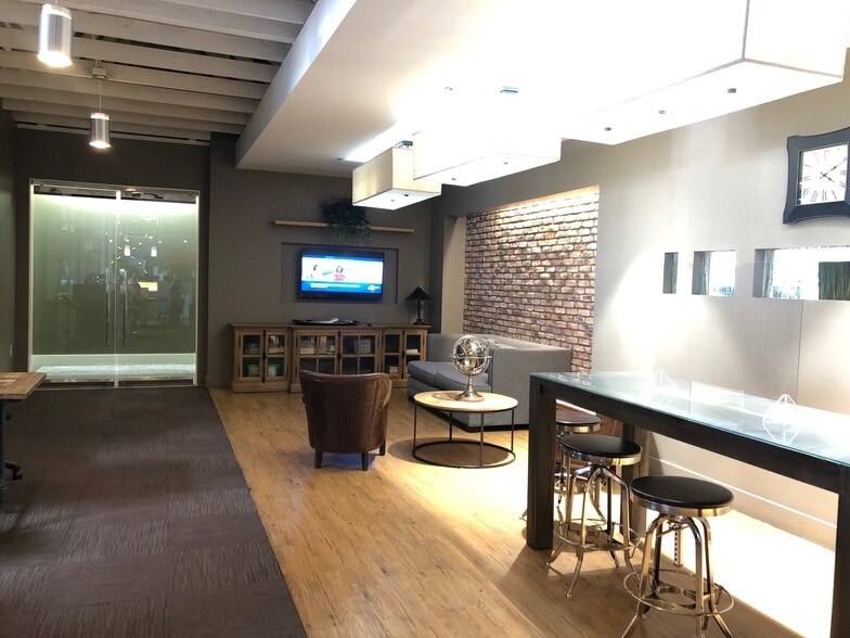 More Photos Of 120 Guthrie Ln, Brentwood Health Club For Lease