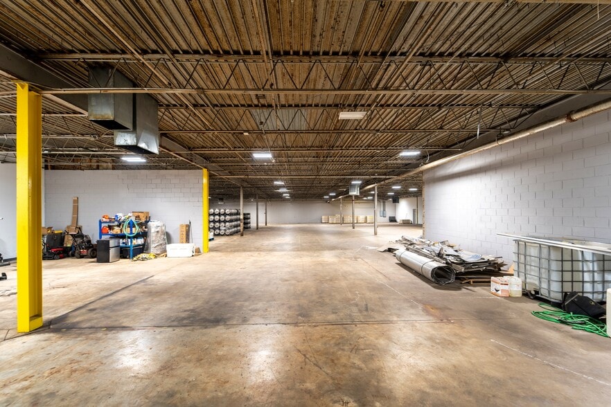 More Photos Of 255 E 167th St, Harvey Distribution For Lease
