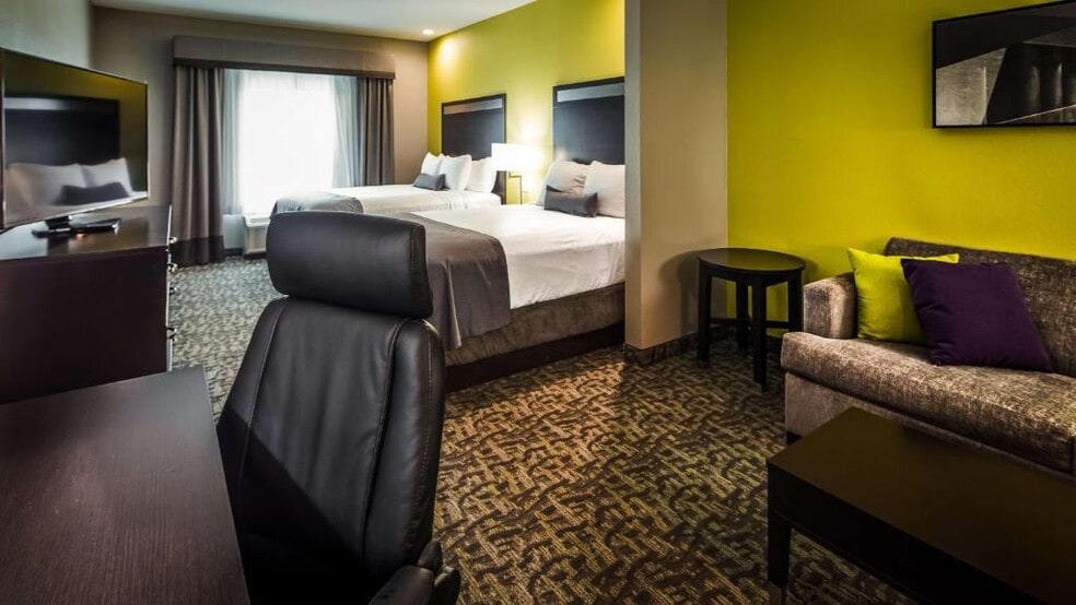 More Photos Of 501 7th St, Bay City Hotel For Sale